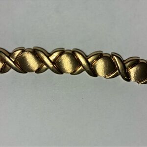 Elegant 14k Gold Bracelet